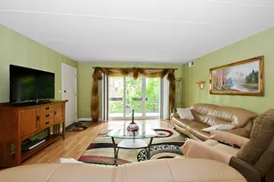 8604 W 95th Pl, Hickory Hills, IL 60457 - Photo 10