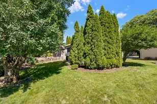 2284 Briarhill Dr, Naperville, IL 60565 - Photo 26