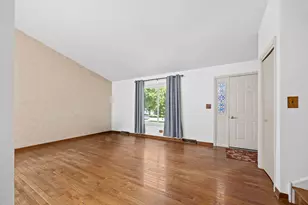 2284 Briarhill Dr, Naperville, IL 60565 - Photo 10