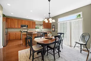 442 Winterberry Dr, Yorkville, IL 60560 - Photo 6