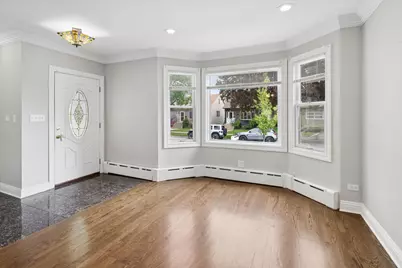 5836 N Manton Avenue, Chicago, IL 60646 - Photo 2
