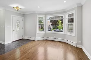 5836 N Manton Ave, Chicago, IL 60646 - Photo 2