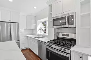 297 E Lakeview Ave, Round Lake Beach, IL 60073 - Photo 8