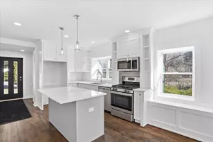 297 E Lakeview Ave, Round Lake Beach, IL 60073 - Photo 10