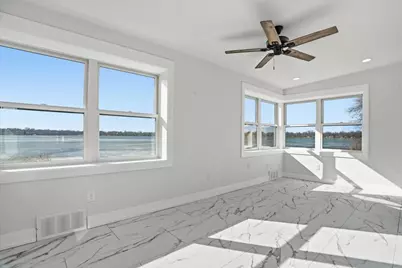 297 E Lakeview Avenue, Round Lake Beach, IL 60073 - Photo 28