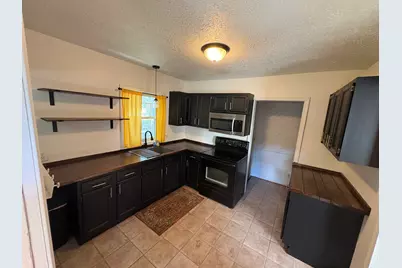 2226 Latham Street, Rockford, IL 61103 - Photo 2