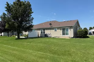 5692 Hearthside Dr, Bourbonnais, IL 60914 - Photo 2
