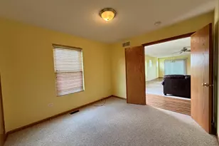 5692 Hearthside Dr, Bourbonnais, IL 60914 - Photo 8