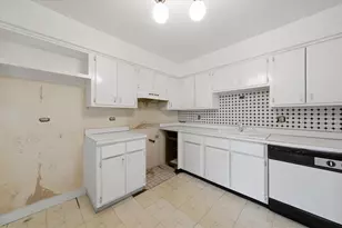 1720 Lakecliffe Dr, Wheaton, IL 60189 - Photo 8