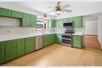 3321 Woodridge Drive, Woodridge, IL 60517 - Photo 8