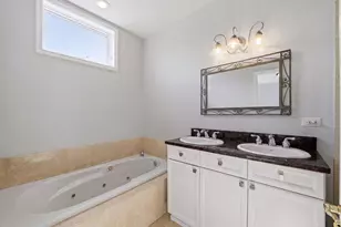 814 W Hubbard St, Chicago, IL 60642 - Photo 12