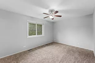 12 Wild Rose Ct, Streamwood, IL 60107 - Photo 12