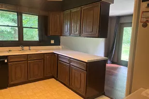 36W527 Oak Hill Dr, West Dundee, IL 60118 - Photo 2