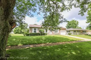 335 S Hadsall St, Genoa, IL 60135 - Photo 2