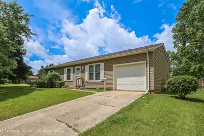 335 S Hadsall Street, Genoa, IL 60135 - Photo 4
