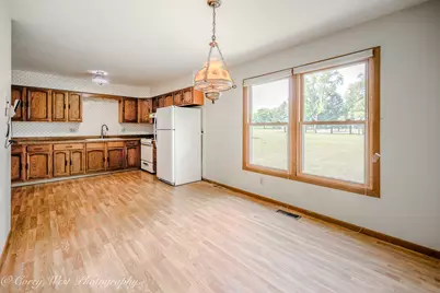 335 S Hadsall Street, Genoa, IL 60135 - Photo 10
