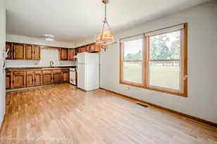335 S Hadsall St, Genoa, IL 60135 - Photo 10