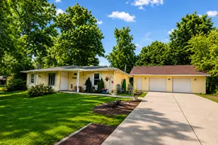 11538 W Oak Dr, Beach Park, IL 60099 - Photo 1