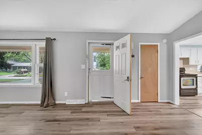 628 High Terrace, Dekalb, IL 60115 - Photo 4