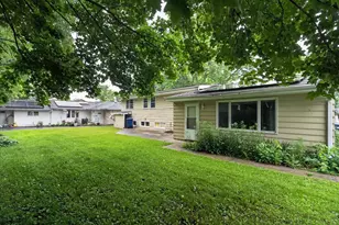 628 High Terrace, Dekalb, IL 60115 - Photo 2