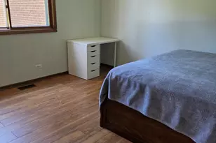 1907 W Golf Rd, Mount Prospect, IL 60056 - Photo 12