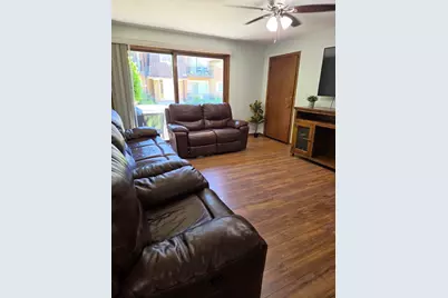 1907 W Golf Road #1B, Mount Prospect, IL 60056 - Photo 2