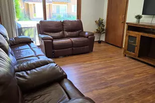 1907 W Golf Rd, Mount Prospect, IL 60056 - Photo 2