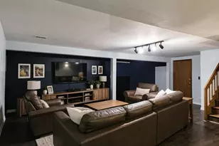 1907 W Golf Rd, Mount Prospect, IL 60056 - Photo 14
