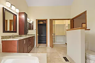 1219 Golf View Dr, Woodridge, IL 60517 - Photo 20