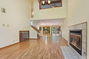 1219 Golf View Dr, Woodridge, IL 60517 - Photo 4