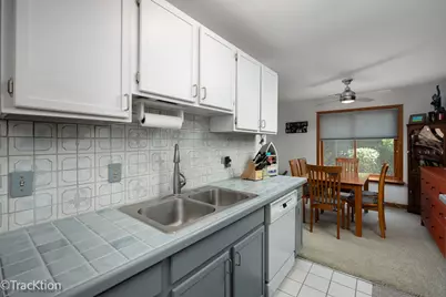 5917 Oakwood Drive #141E, Lisle, IL 60532 - Photo 10