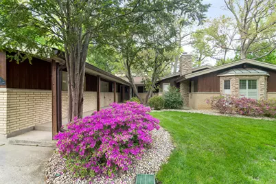 28 Lancaster Lane, Lincolnshire, IL 60069 - Photo 1