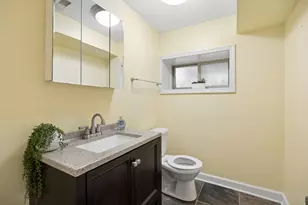 564 Selborne Rd, Riverside, IL 60546 - Photo 10