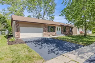 742 Voyager Dr, Bartlett, IL 60103 - Photo 2