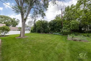 8 E Gartner Rd, Naperville, IL 60540 - Photo 38