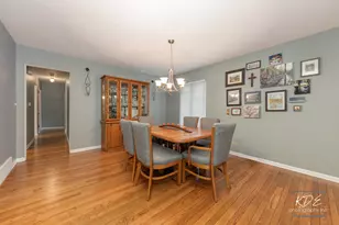 8 E Gartner Rd, Naperville, IL 60540 - Photo 10