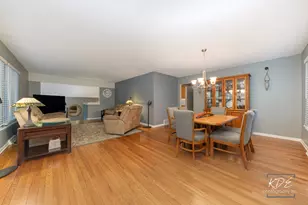 8 E Gartner Rd, Naperville, IL 60540 - Photo 8