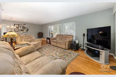 8 E Gartner Road, Naperville, IL 60540 - Photo 6