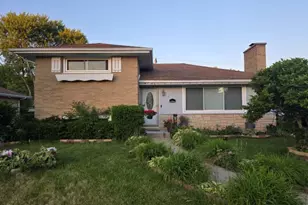 2321 Walnut St, Waukegan, IL 60087 - Photo 8