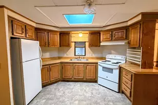 1170 Rainbow Rd, Elgin, IL 60123 - Photo 6