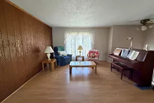 613 Wicker Ave, Streamwood, IL 60107 - Photo 2