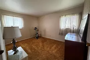 613 Wicker Ave, Streamwood, IL 60107 - Photo 8