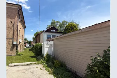 2134 S 16th Avenue, Broadview, IL 60155 - Photo 12