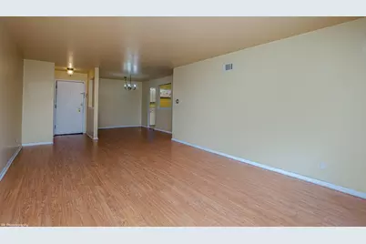 5840 W 104th Street #214, Oak Lawn, IL 60453 - Photo 6