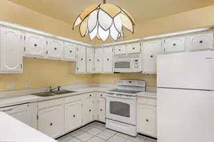 5840 W 104th St, Oak Lawn, IL 60453 - Photo 8