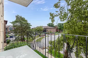 5840 W 104th St, Oak Lawn, IL 60453 - Photo 4