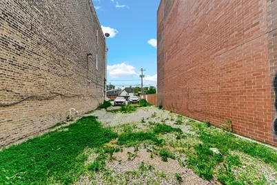 3421 W Armitage Avenue, Chicago, IL 60647 - Photo 20
