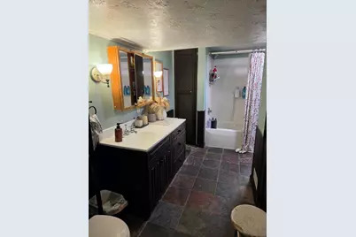 810 E 15th Street, Sterling, IL 61081 - Photo 10