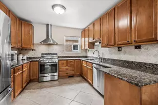 6730 N Octavia Ave, Chicago, IL 60631 - Photo 8
