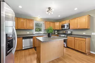 517 N Warwick Ave, Westmont, IL 60559 - Photo 8